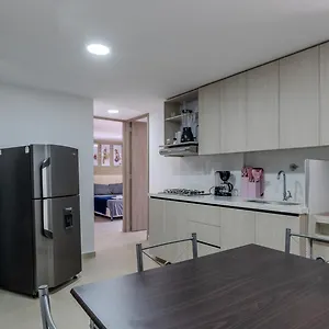 En Laureles Con Piscina, Parqueadero 302 Medellín